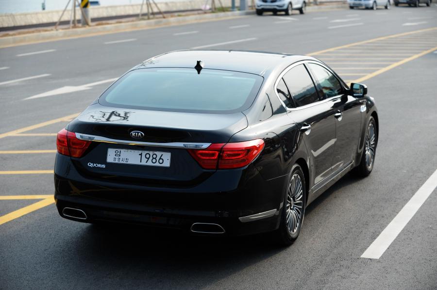  Kia Quoris 2012 года  (фото 24 из 72)
